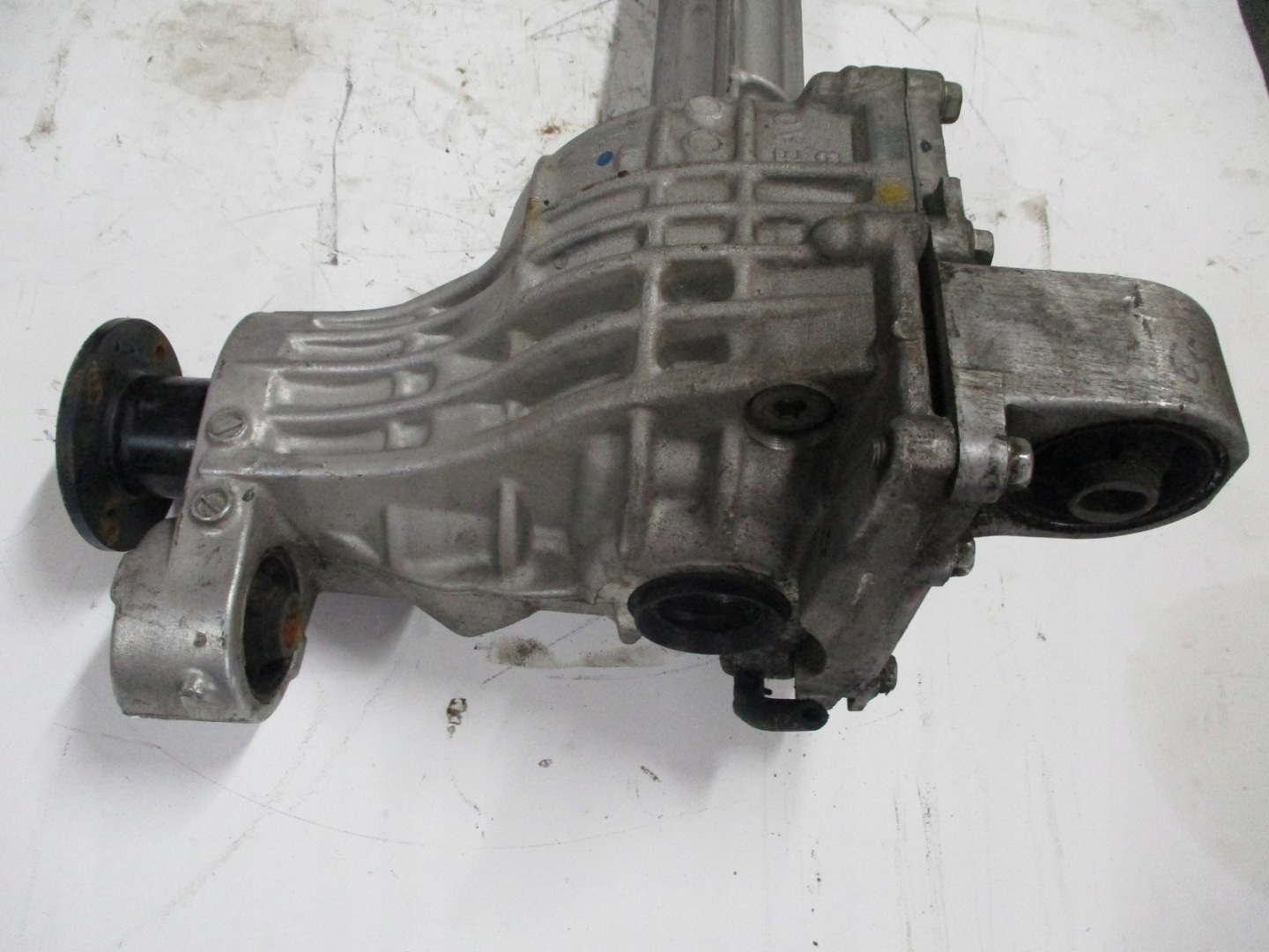diff differential front INFINITI QX56 385005ZW3A