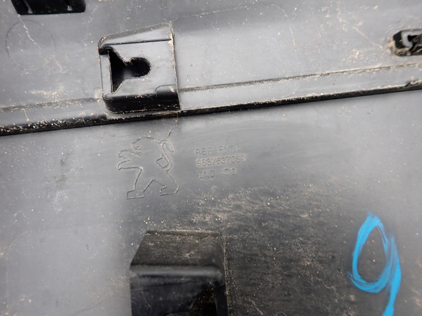 PEUGEOT 2008 II 2 19-> moulding door right front