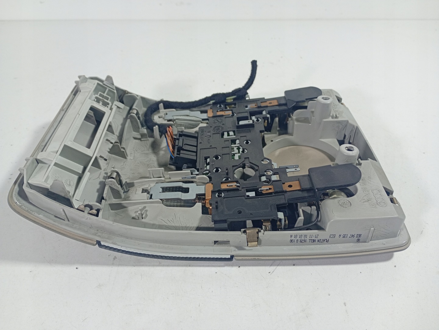 Audi A4 B6 00-06 OSWIETLENIE cabs light inner OE 8e0947135A