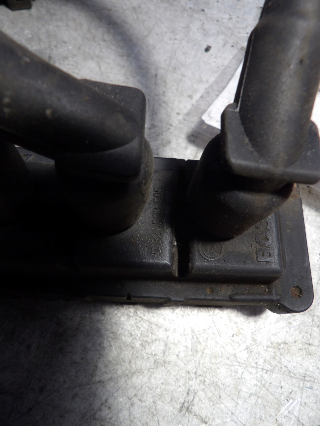 BMW E36 1,9 - 118 km coil ignition 0221503005