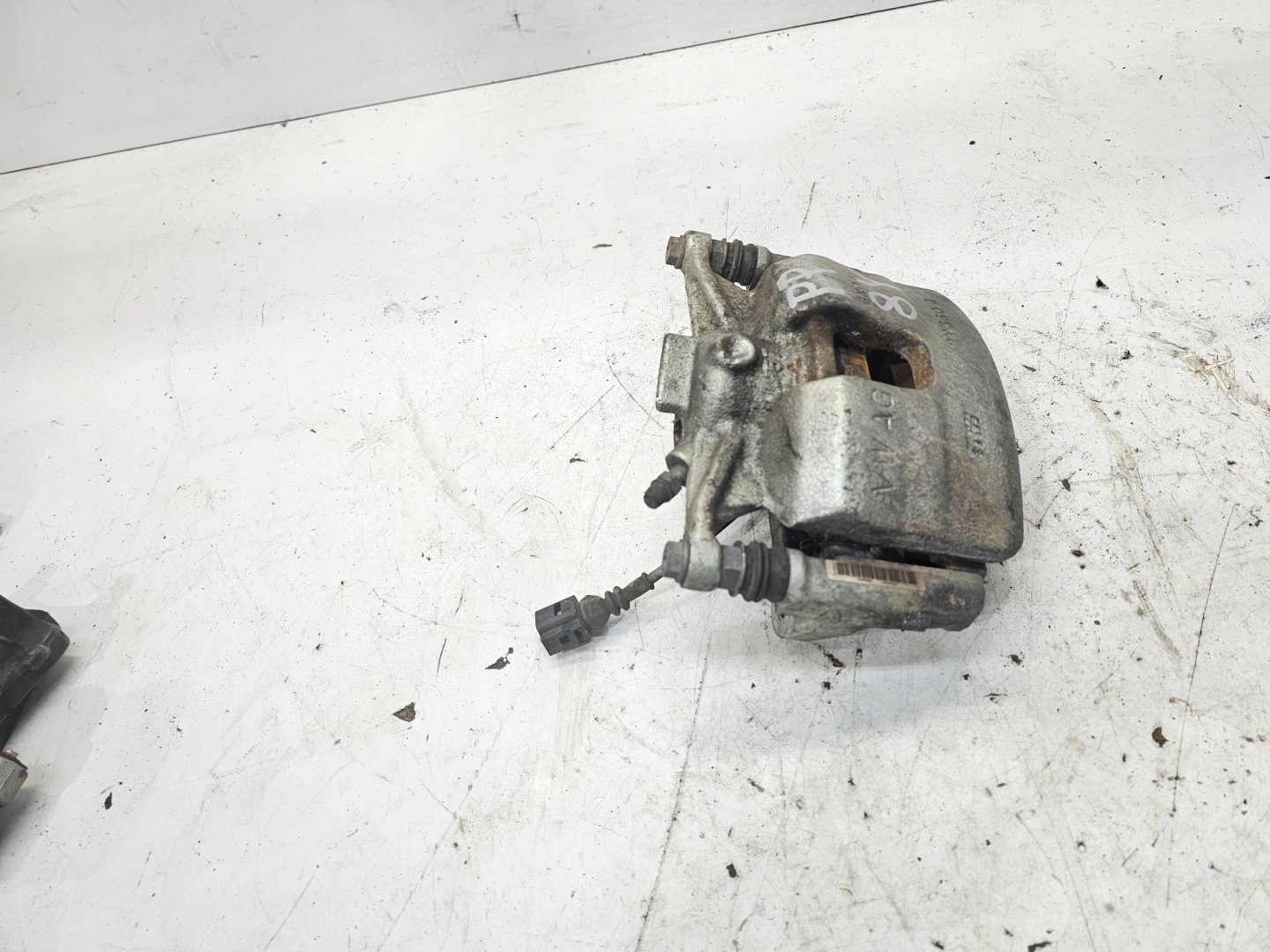 caliper brake left front AUDI A3 8Y VW GOLF VIII 2Y360G