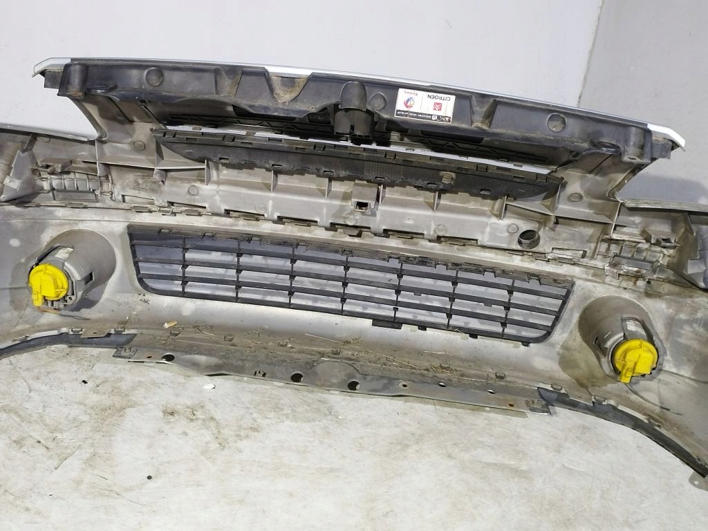 Citroen C2 and bumper front front