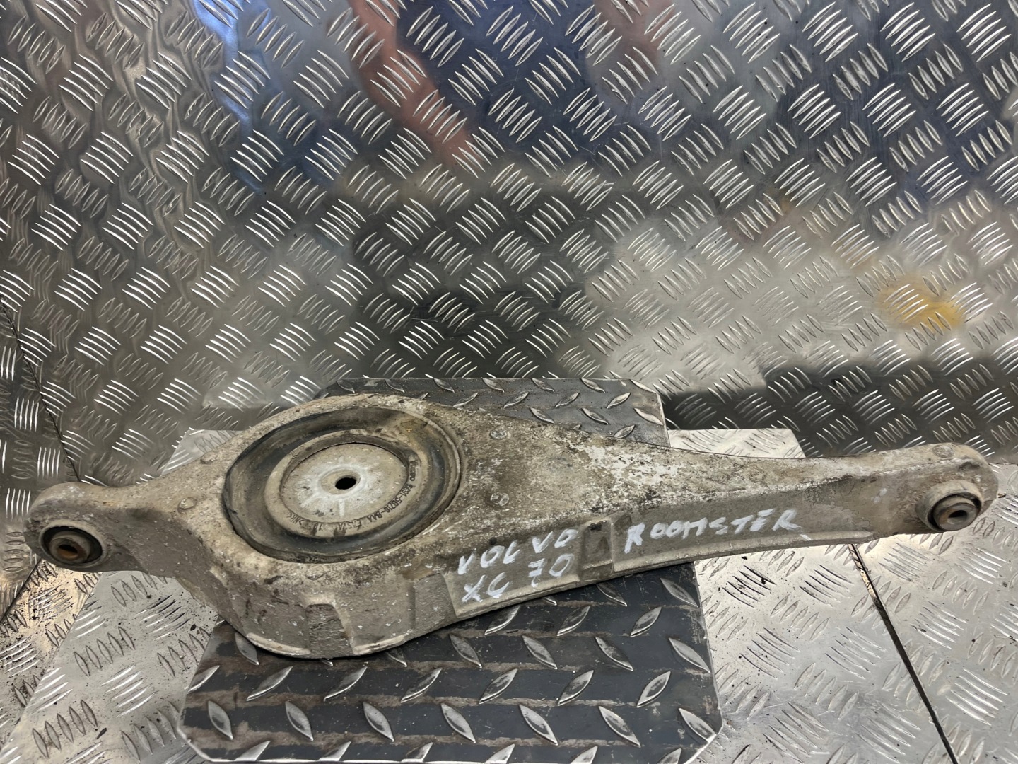 Querlenker rechts hinten VOLVO XC70 II 31317603