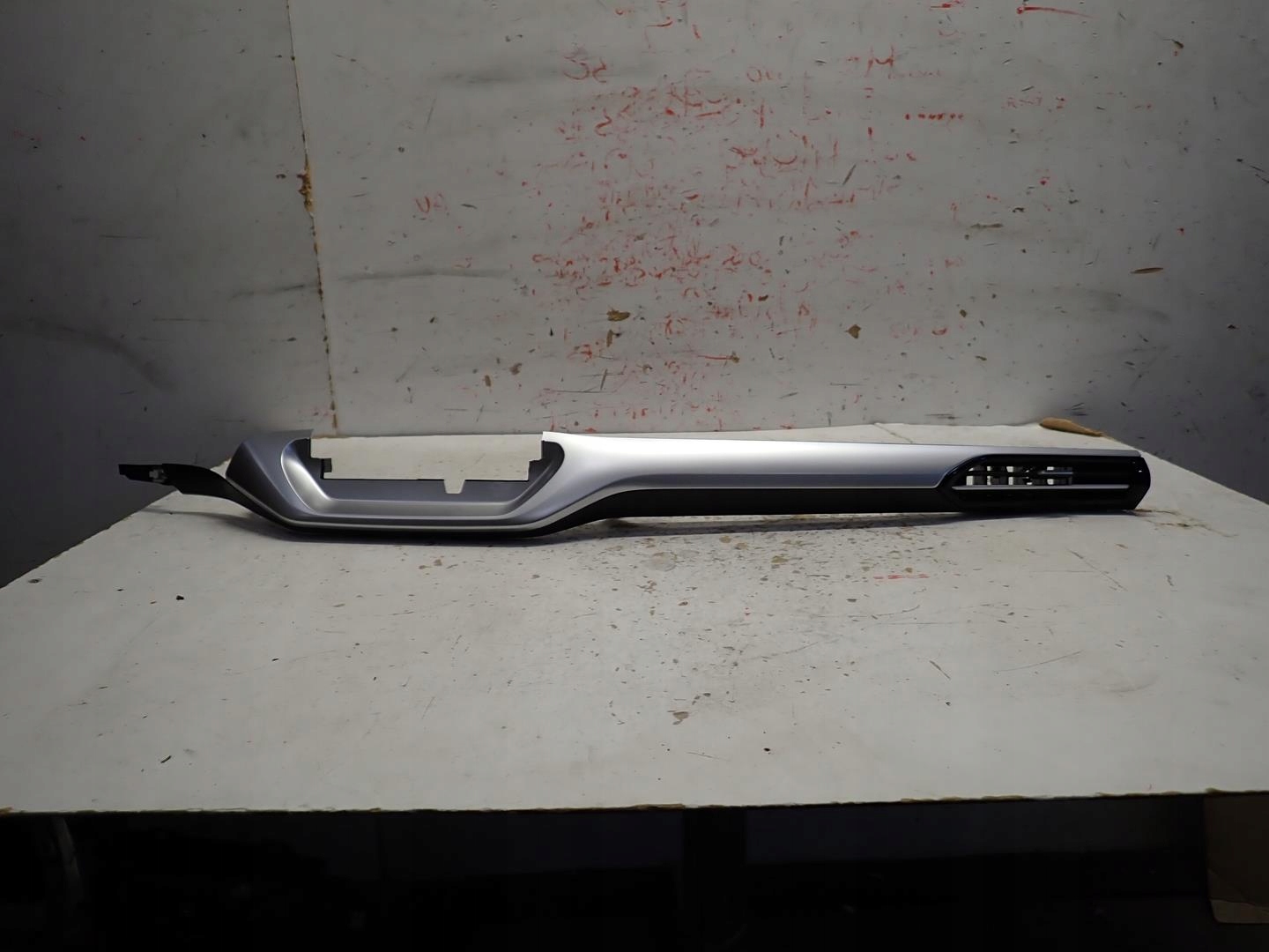Dekor kokpitu led VW ID4 2020- 11B858416AB