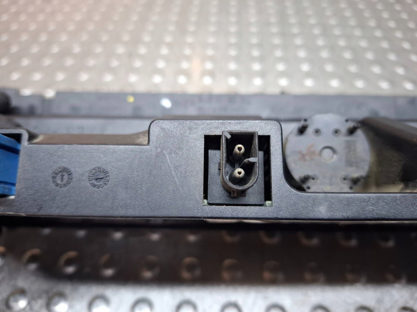 PANEL klímy klimatizácii 6921633 BMW 7 E65 E66