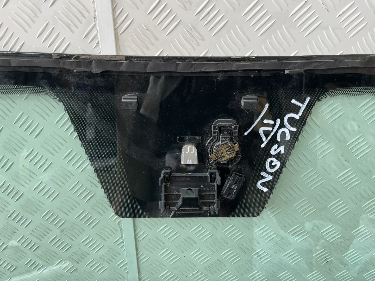 HYUNDAI TUCSON IV 20-24 vjetrobransko staklo prednji dio KAMERA SENSOR original