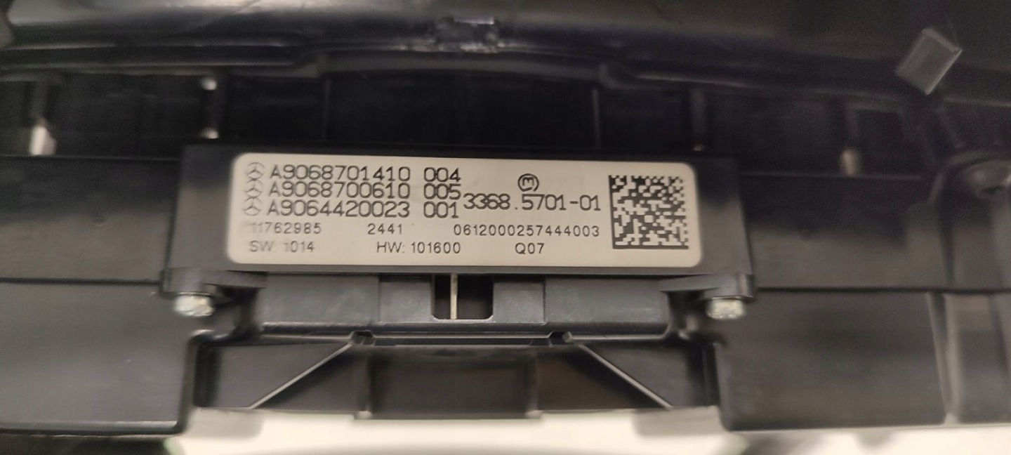 Panel ovladačů Mercedes Sprinter 906