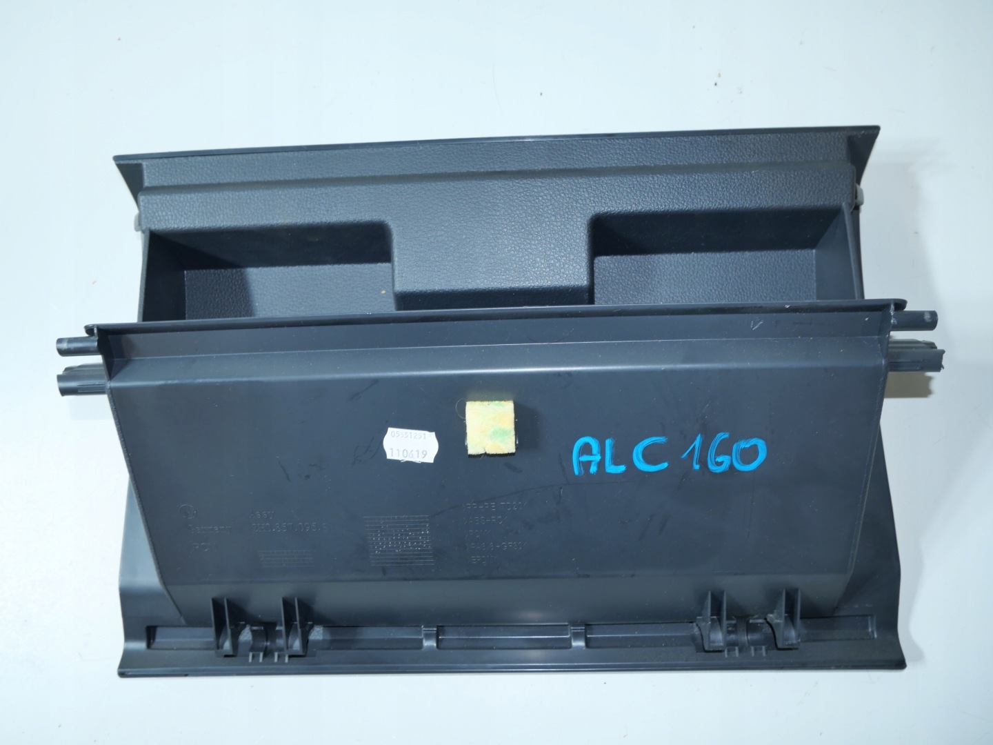 passenger compartment consoles VW AMAROK 2H 2H3 LIFT 2H0857095E