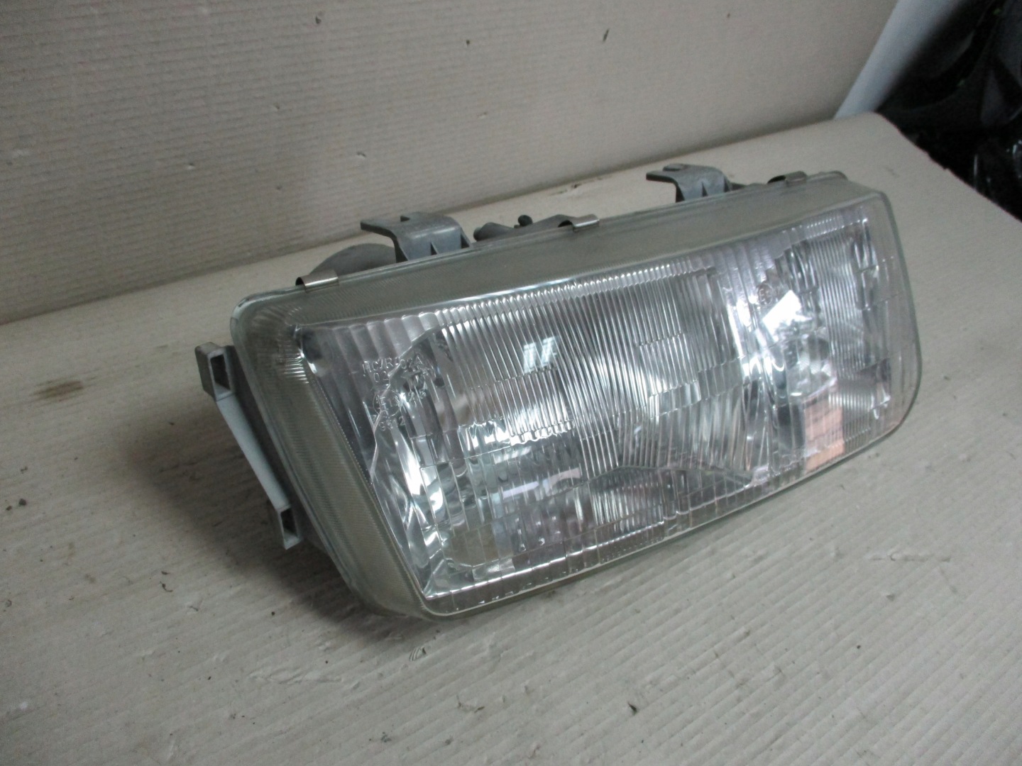 FEUX PHARE AVANT DROIT TATA SAFARI 98-03