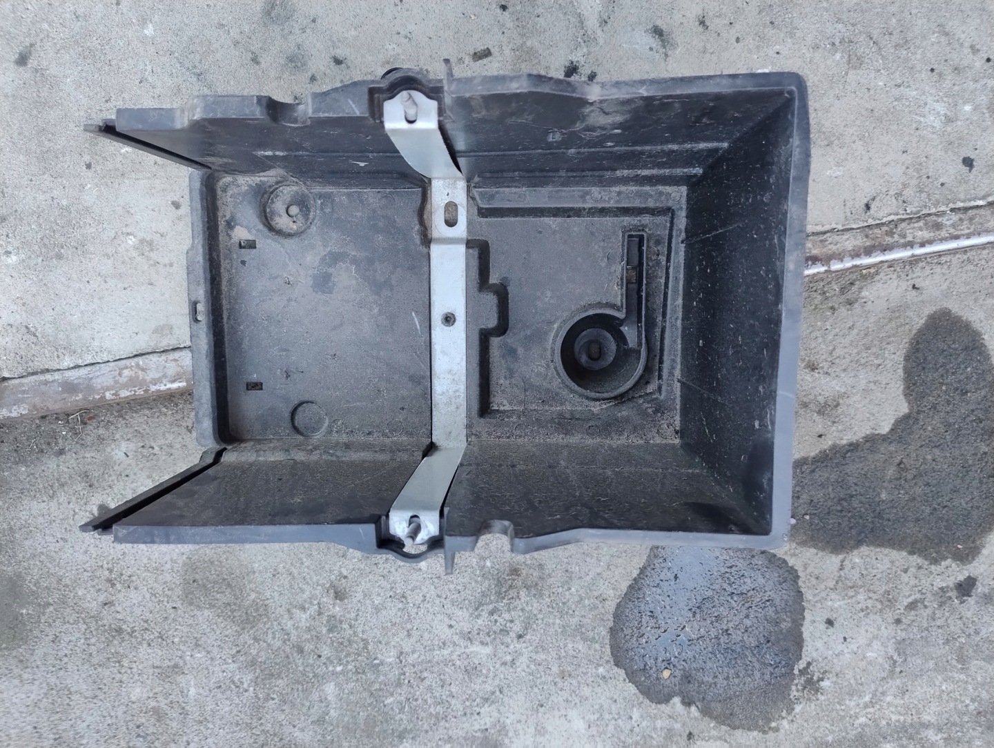 Obal akumulátora FORD KUGA MK2 2013-2019 AM51-10723-AF