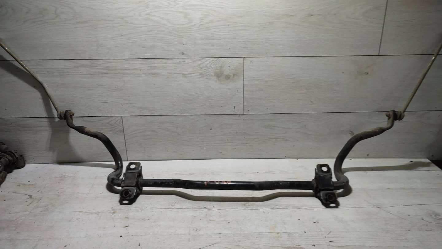 Volvo V40 II 2018r Z of the front stabilizer rod front