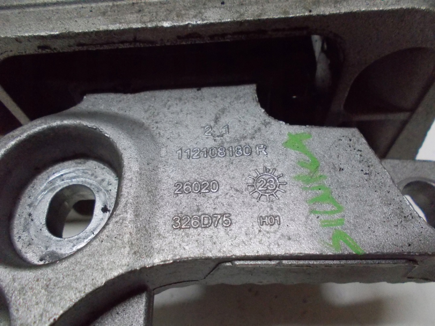 RENAULT MASTER III LIFT holder engine mount 112108180R