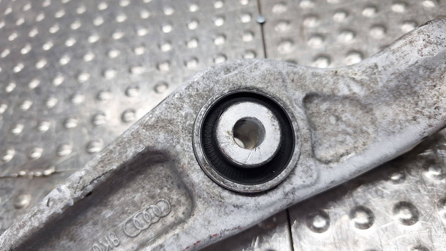 arm right front 8K0407156B AUDI A4 B8 A5 8T A7 A6 C7 Q5 8R