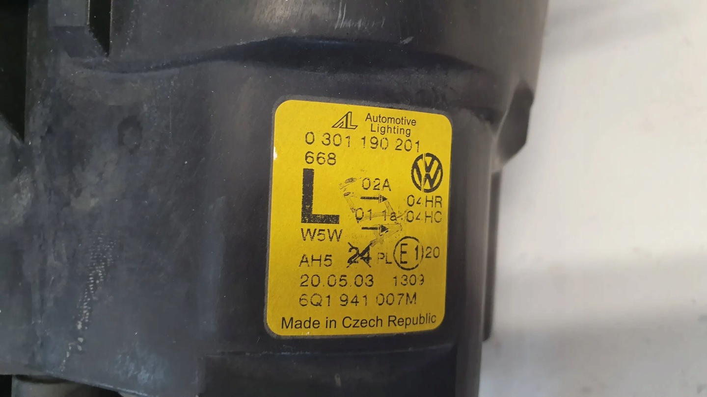 light front left 6Q1941007M VW POLO 01