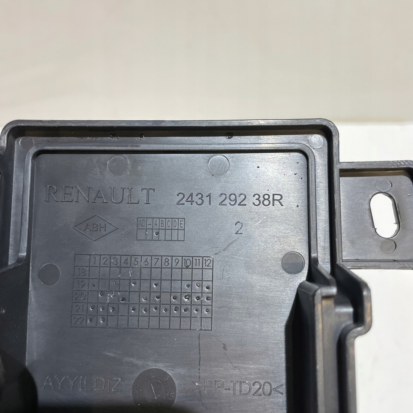 RENAULT CAPTUR 2 HYBRYDA PUSZKA obal 252360794R