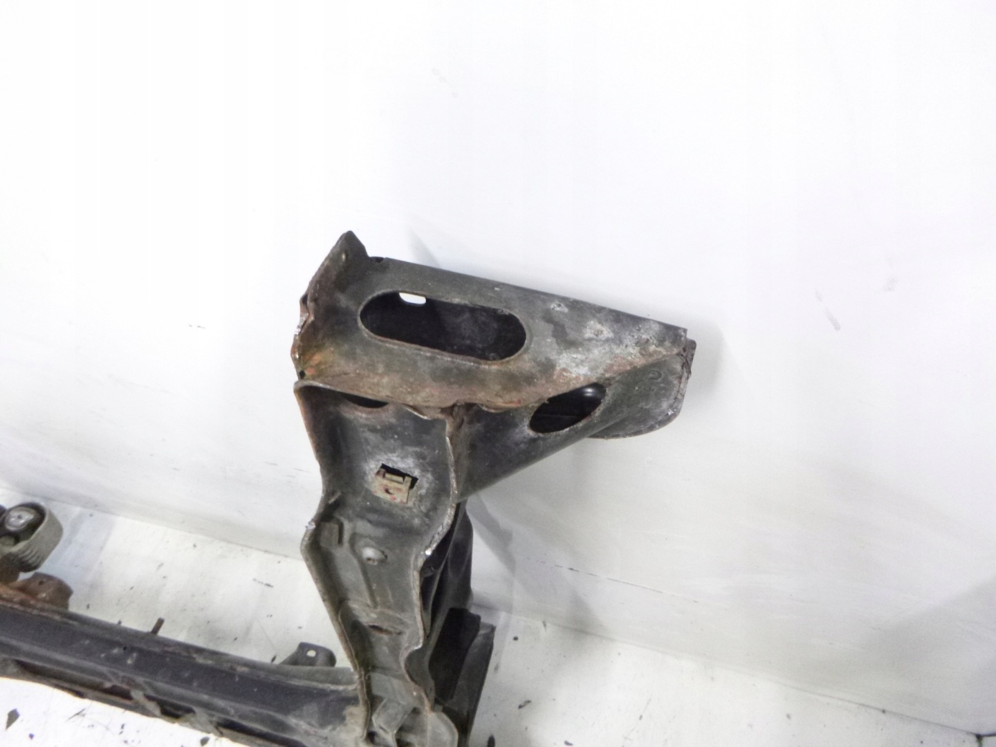 axle beam lawa front Mercedes W169 1.7 2004r.