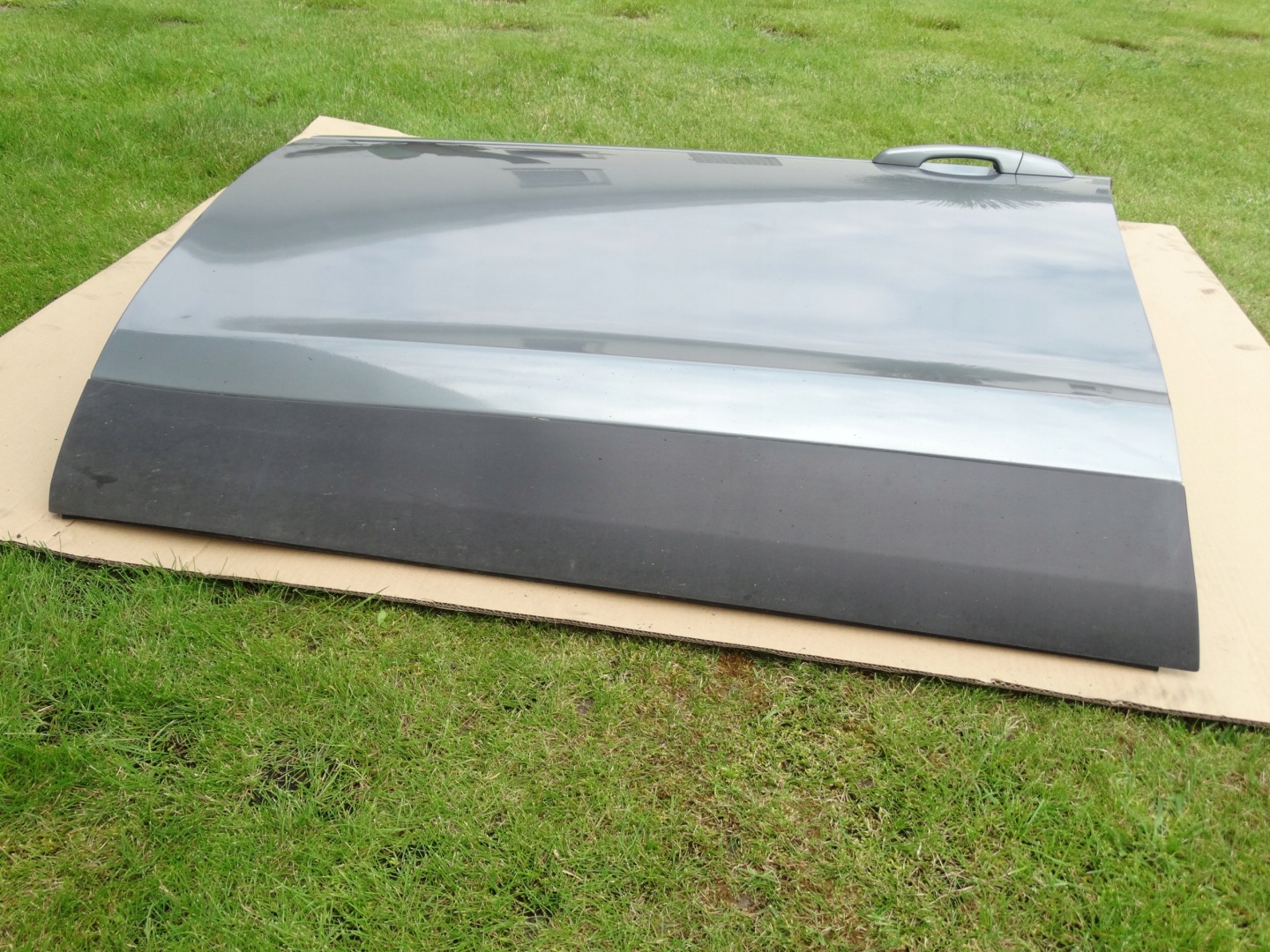 LAND ROVER DISCOVERY SPORT L550 door left front front left LRC943 grey