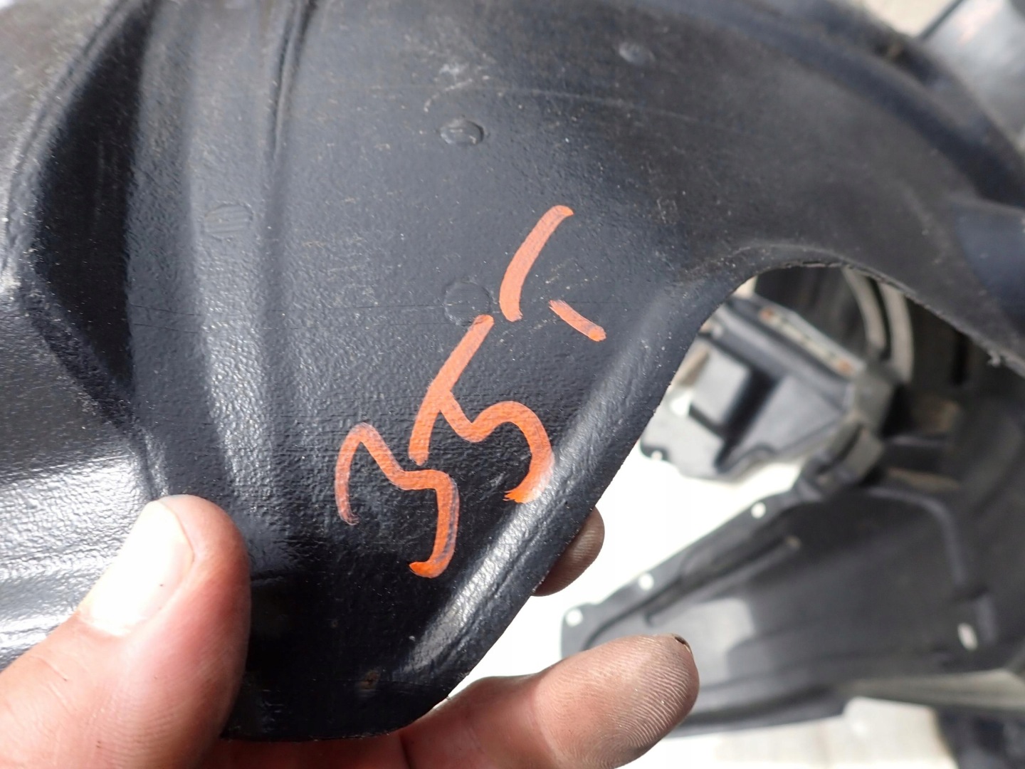 TOYOTA STARLET III P9 mudguard right front front