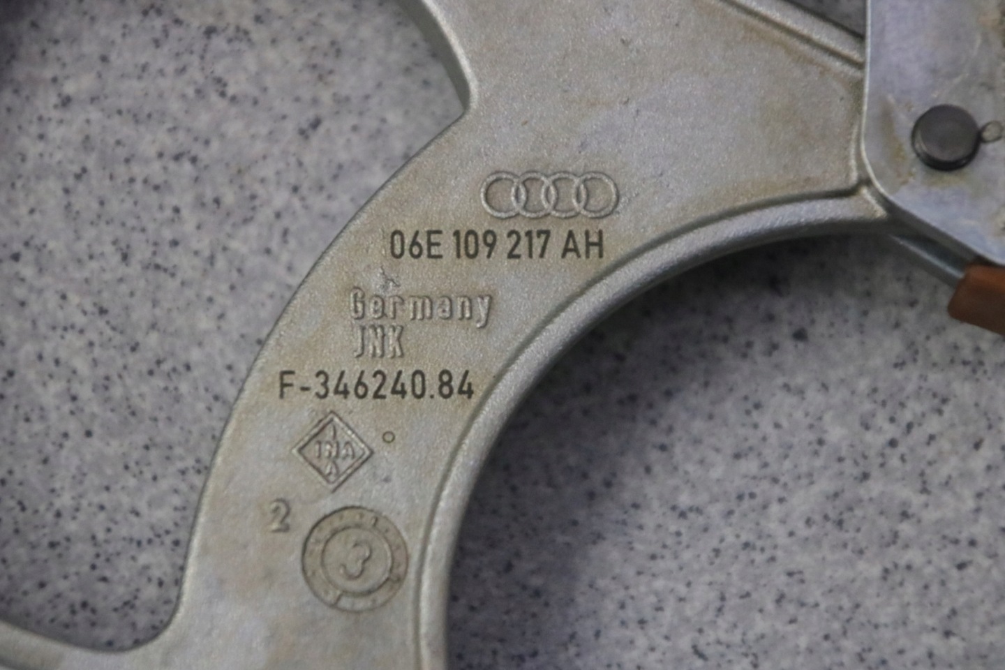 AUDI A8 D4 3,0 TFSI Spanner des Zahnrads 06E109217AH