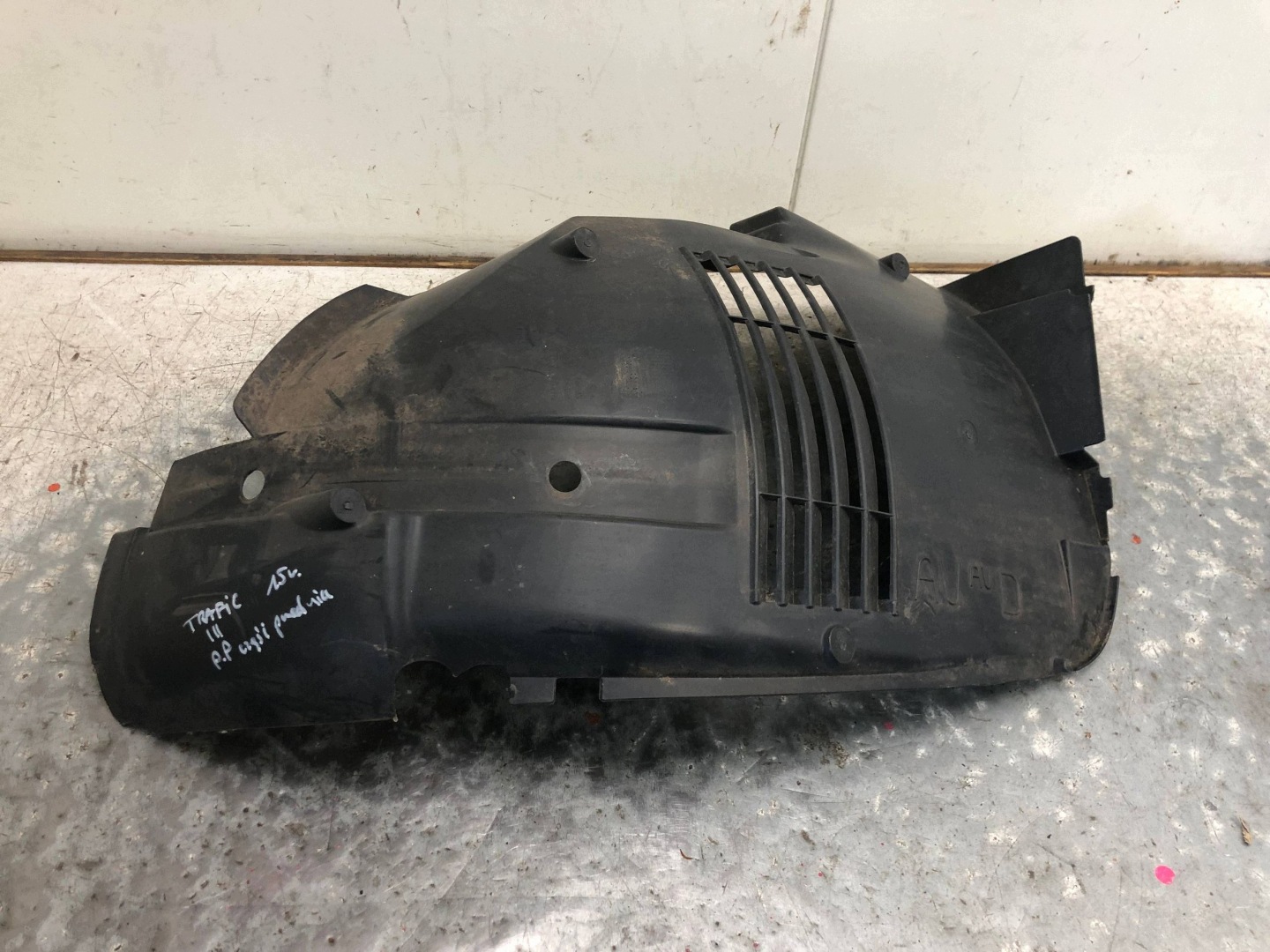 mudguard right front part front RENAULT TRAFIC III 638449610R