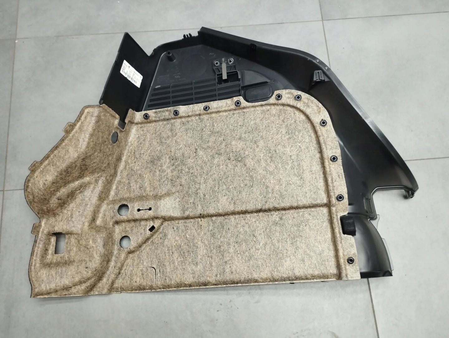 Audi A1 8X boot upholstery left 8X3867761B