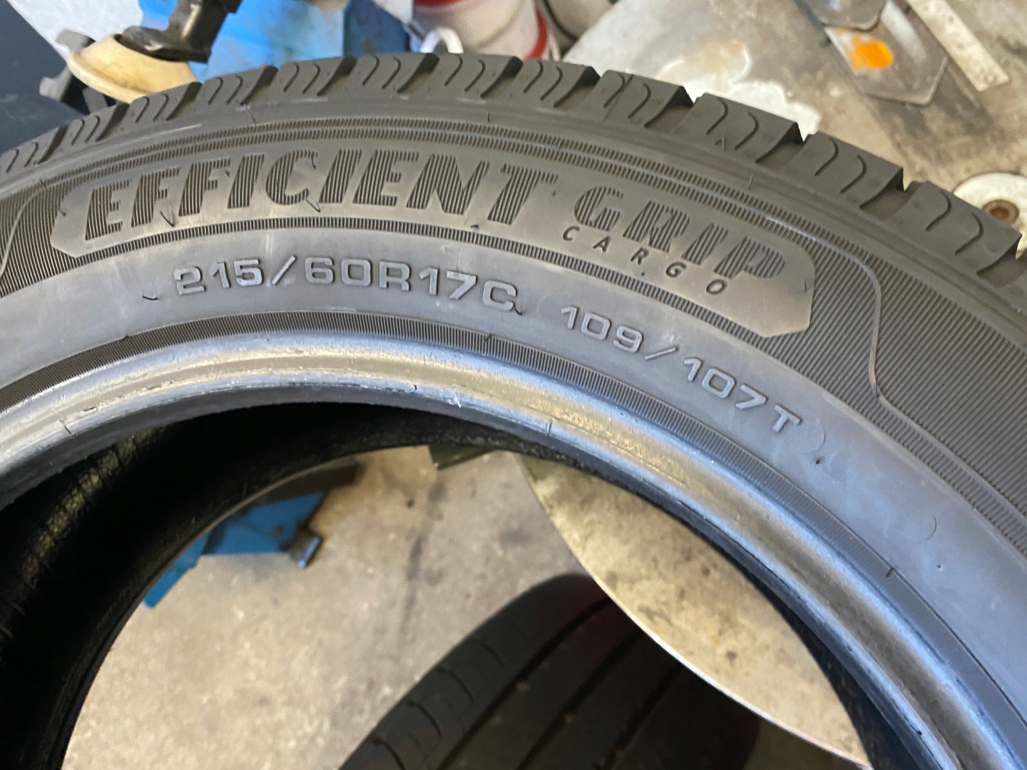 2 tyres summer 215/60R17C Goodyear EfficientGrip Cargo as new 9mm