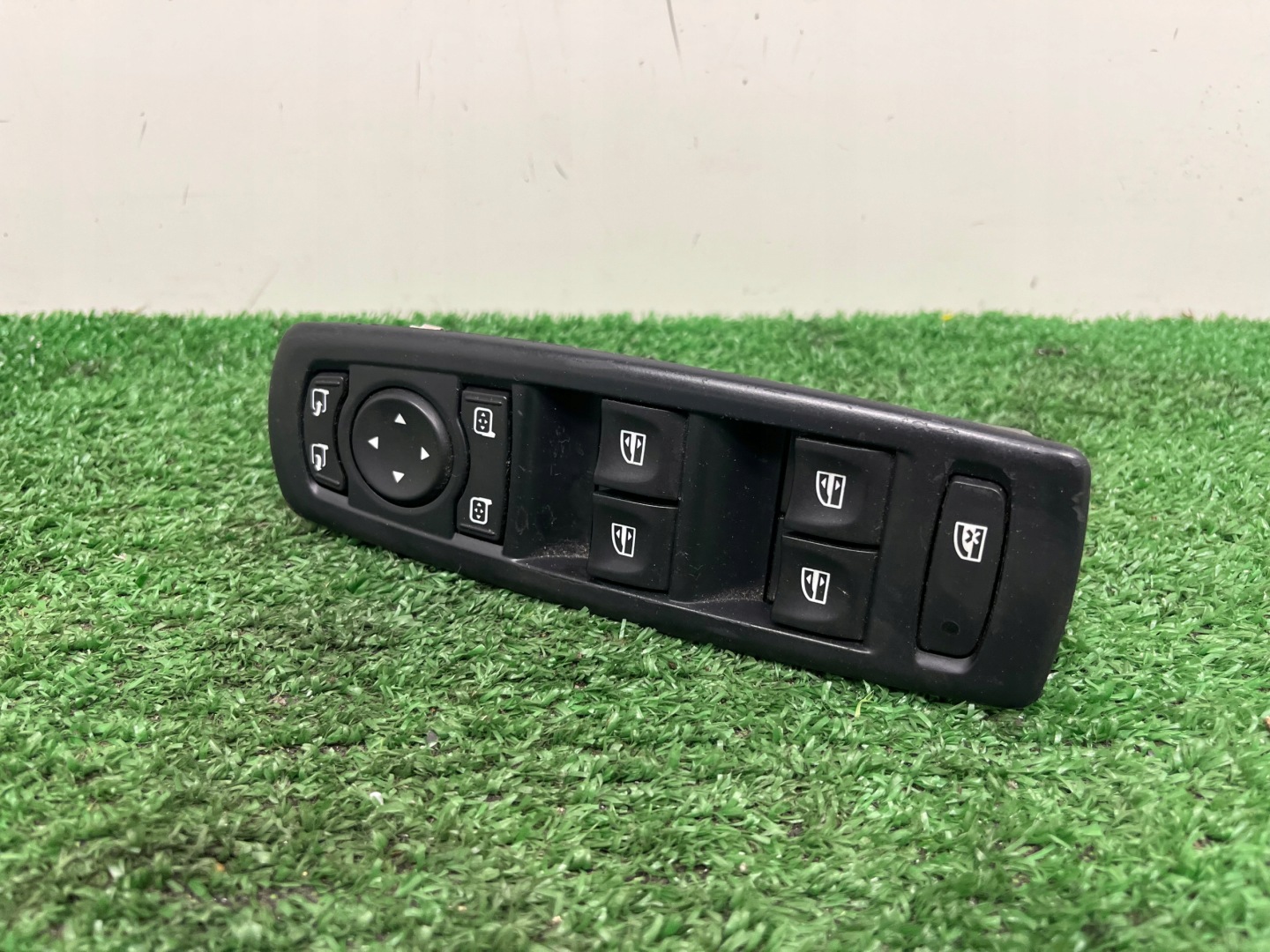control panel of the window driver´s RENAULT MEGANE 3 809610006R