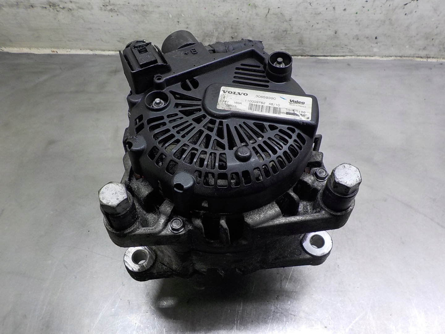 VOLVO V40 e 1.6 TDCI alternatore 30659390