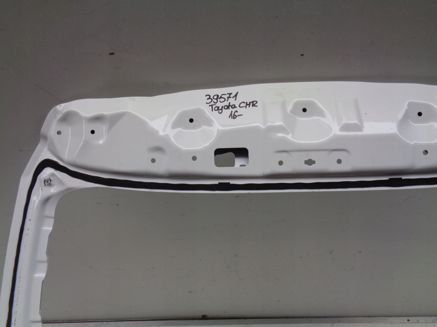 boot doors TOYOTA CHR 16- NR 39571