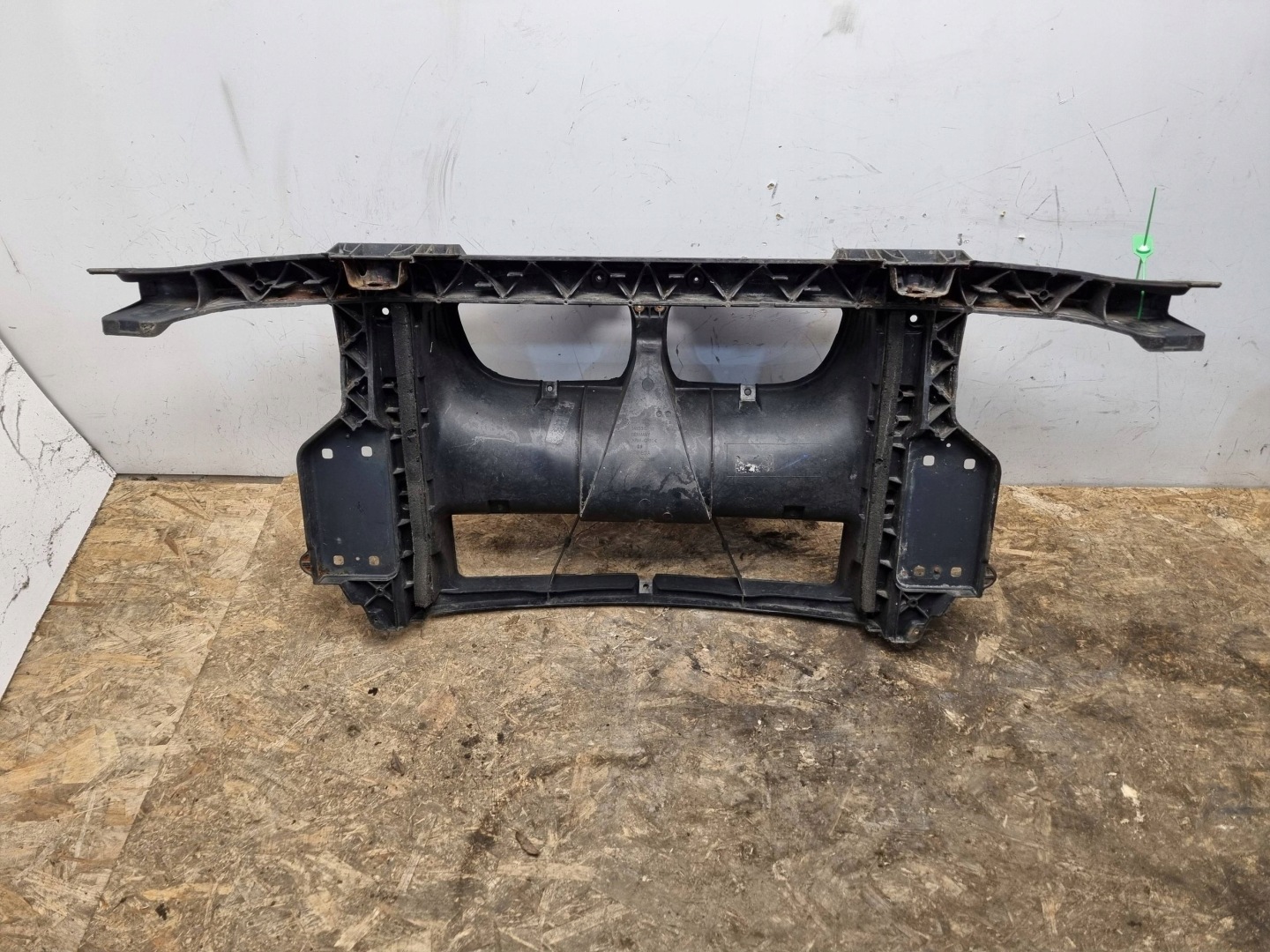 support panel for radiators pillar 7193748 BMW 1 E87 E81