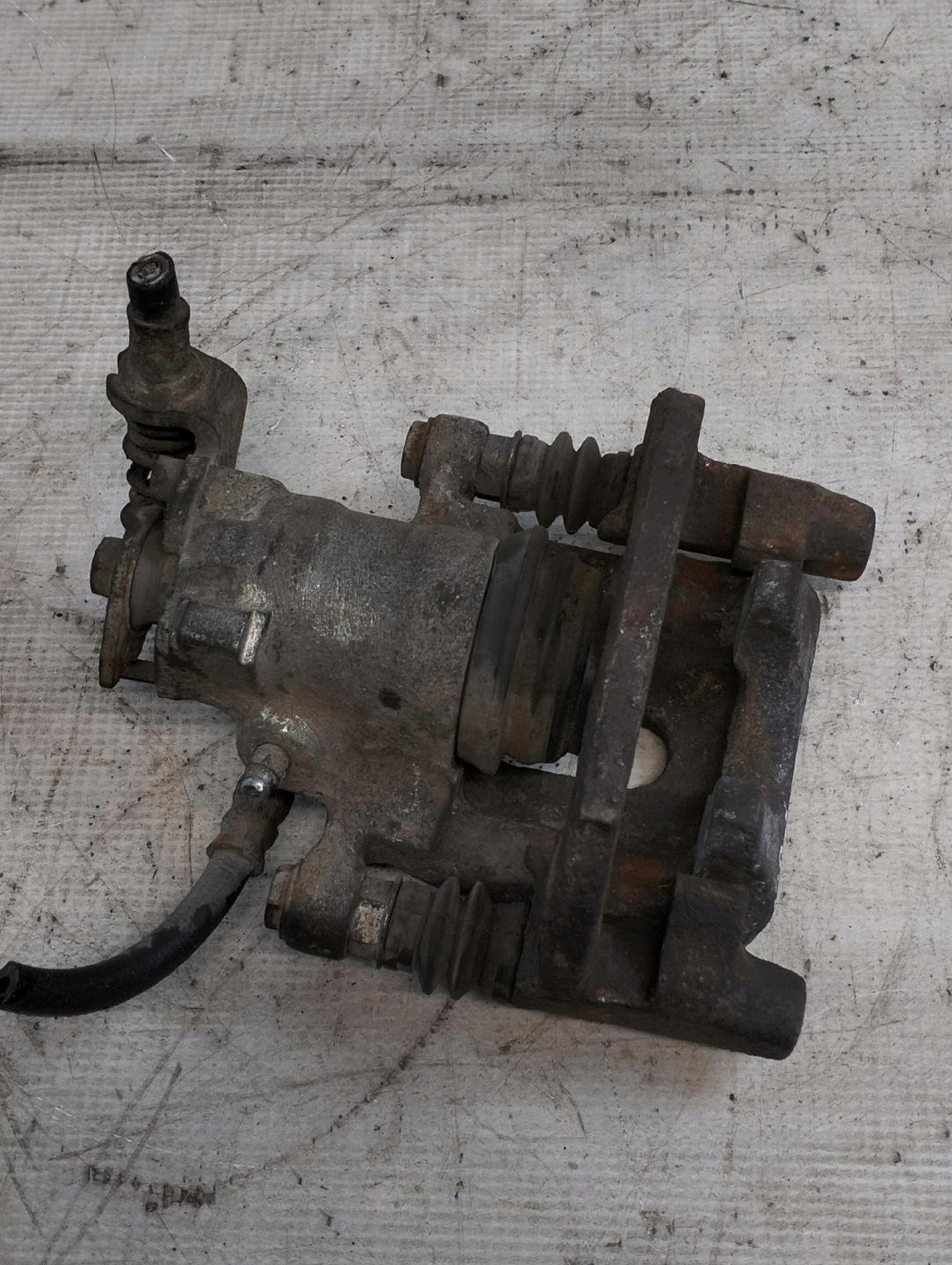 caliper brake VOLVO V40 and 1999r right rear part