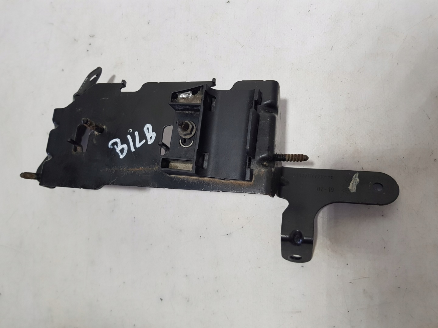 RENAULT ZOE II LIFT Console Support plaque Tôle 241376772R
