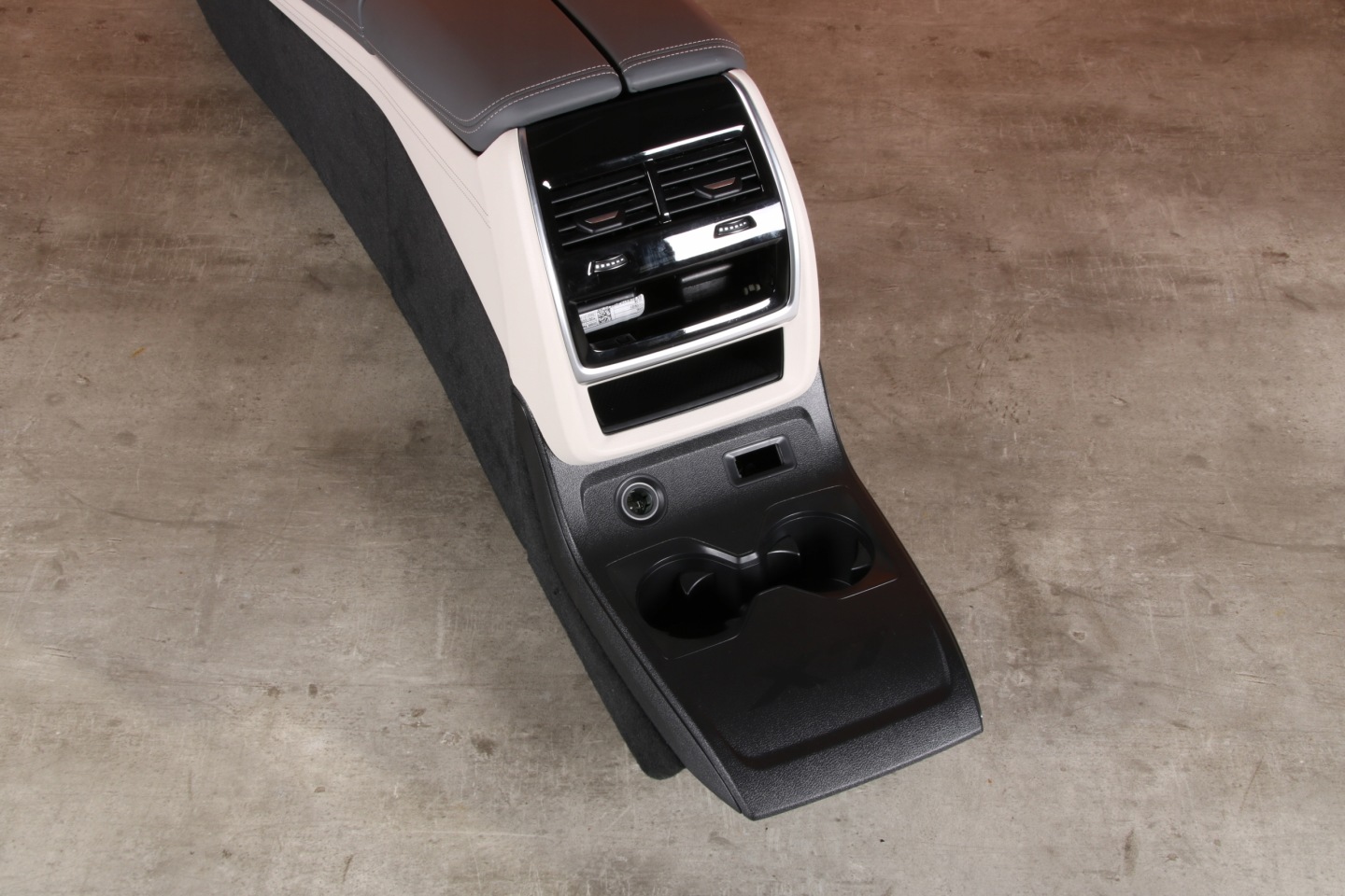 BMW X7 G07 TUNEL central console armrest ELFENBEINWEISS ATLAS GREY
