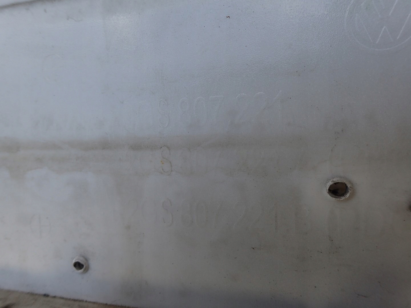 nárazník předek přední VW VOLKSWAGEN POLO 2G 6 VI