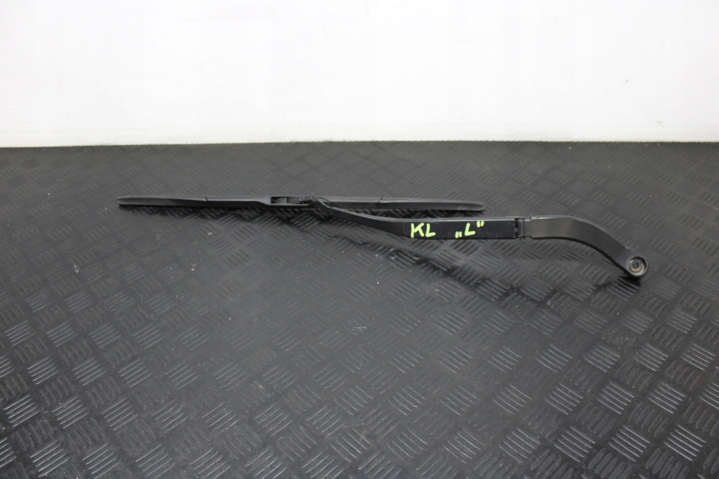 wiper arm wiper left JEEP CHEROKEE V 5 KL