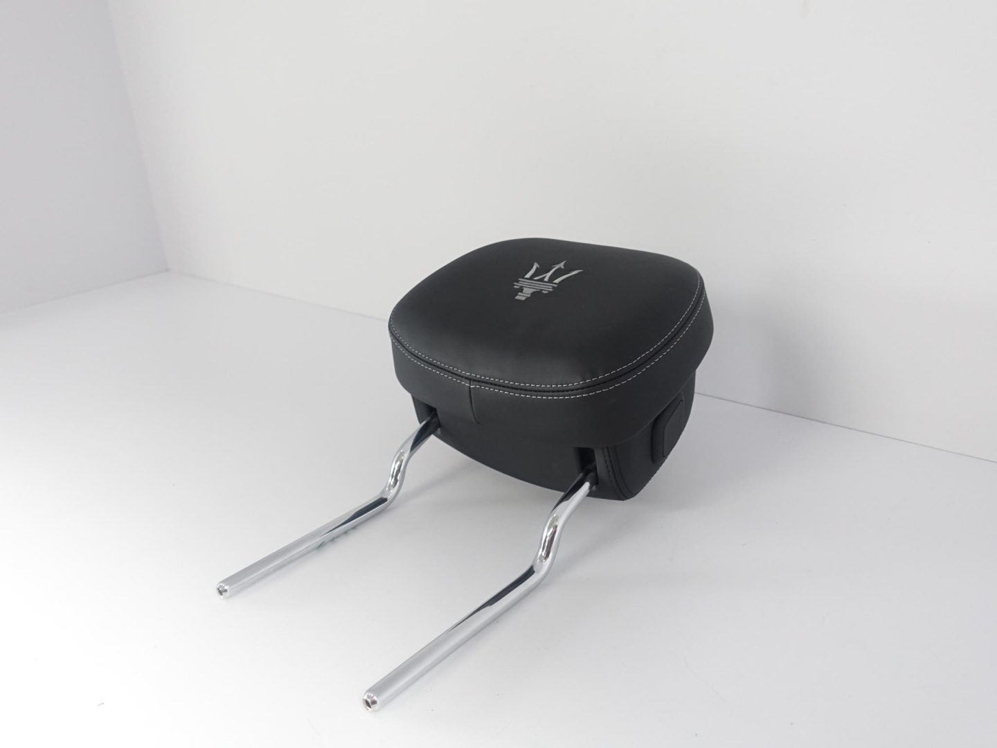 MASERATI GHIBLI 13-18 rest seat black front