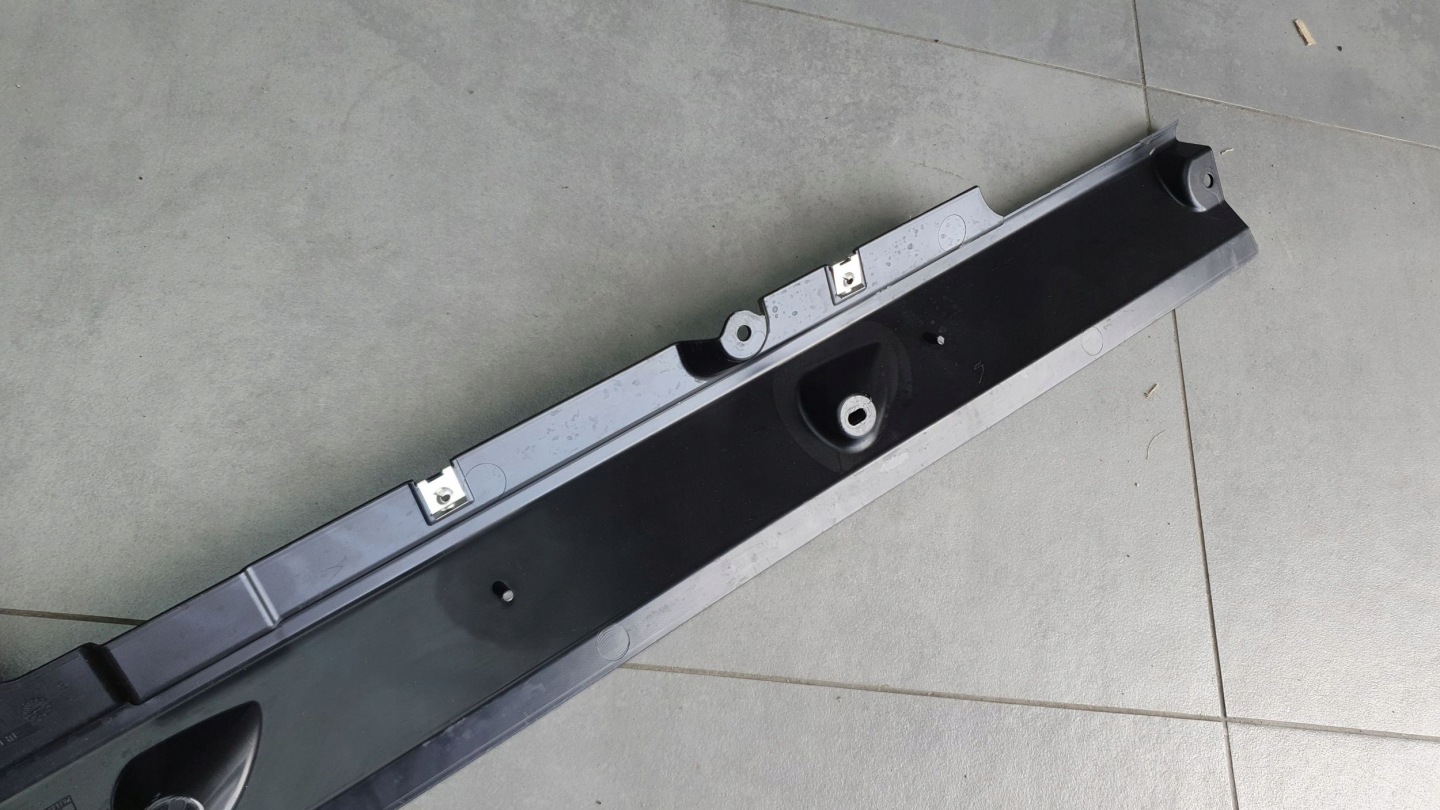 Audi Q8 cover chassis side left 4M8825211