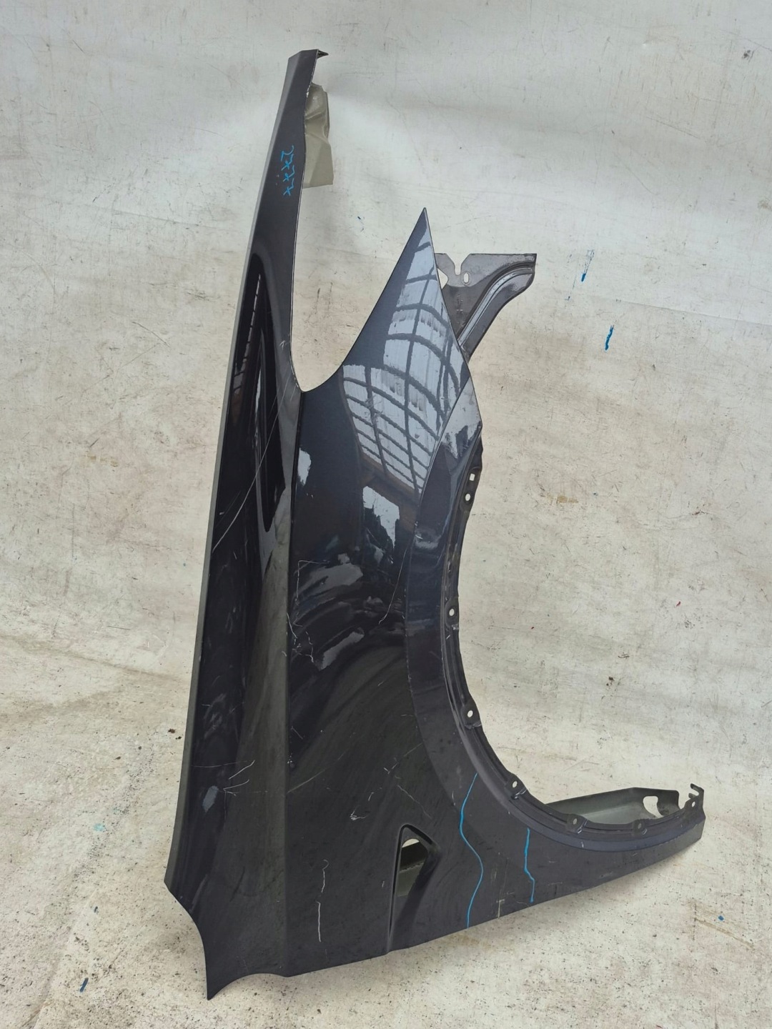 TESLA Y 20- fender right front front