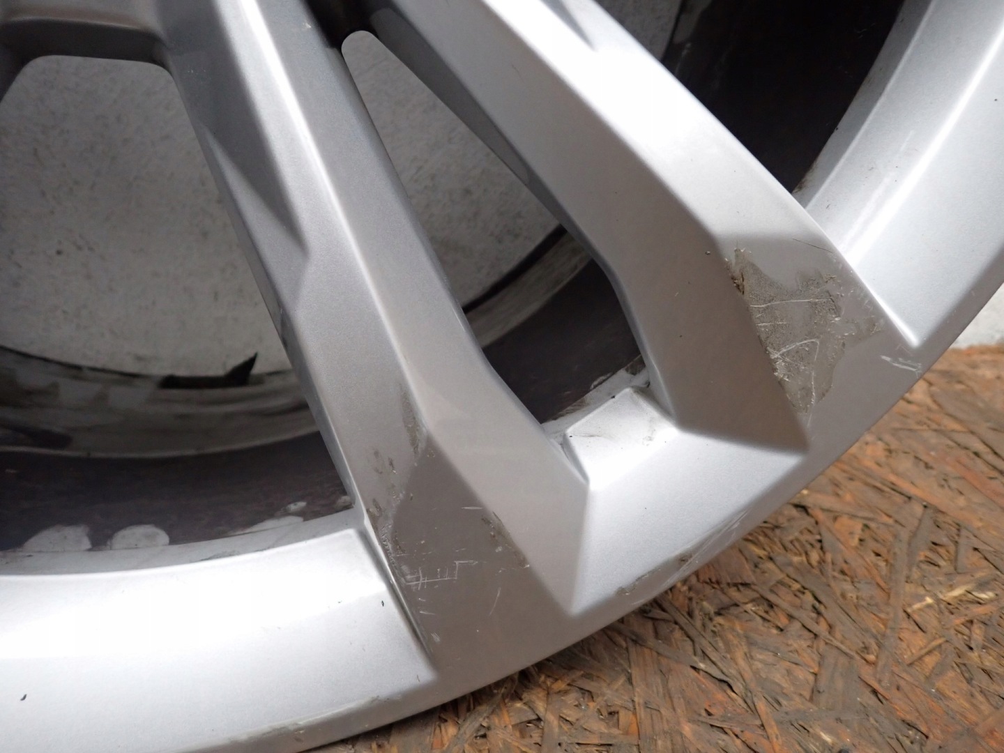 disk hliníkový AUDI Q7 SQ7 4M 19\ 4M0601025CH