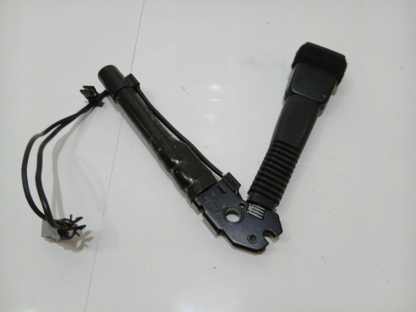 napínač stěny pravý předek BMW E84 E90 E91 7213564