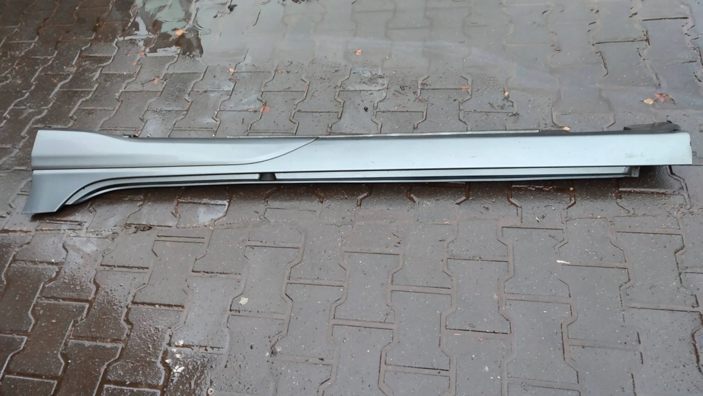 Volvo V40 2018 left side moulding threshold cap R-design