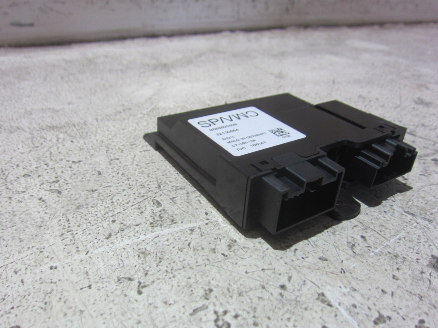 VOLVO XC40 XC 40 module control unit electrical bonnet boot 32130064