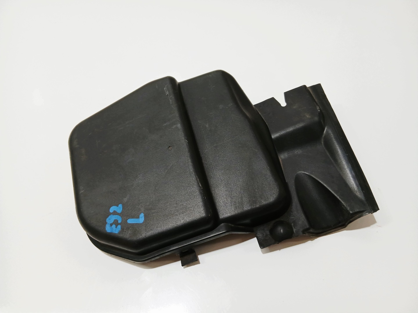 fedél szélvédő alatti bal BMW E92 6925017