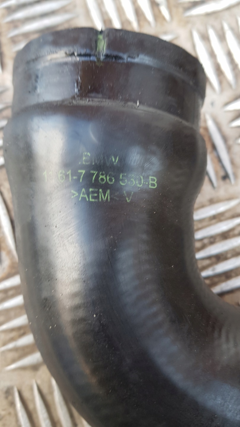BMW E39 525d 530D wiring pipe tube 7786530B