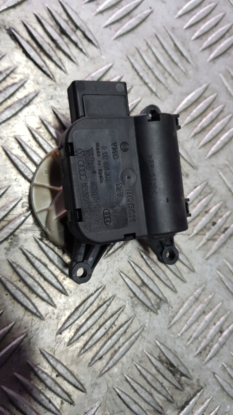 AUDI A4 B6 Micro moteur Bloc de chauffage complet 8E1820511C