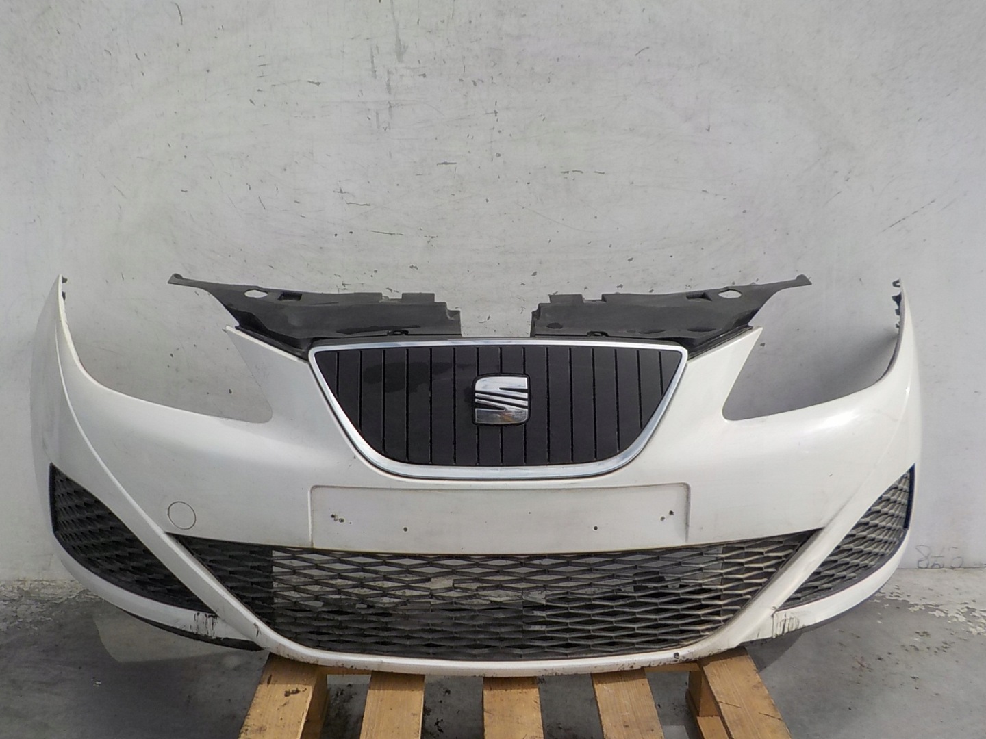 680 SEAT IBIZA IV 6J bumper front front