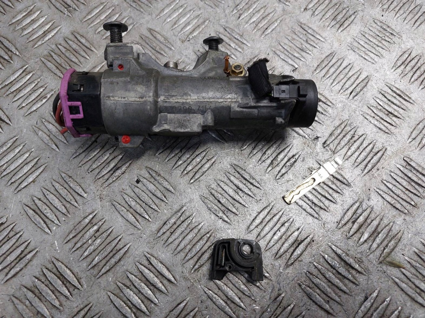 Montaggio STARTOWY VOLKSWAGEN BORA e 06A906018CT