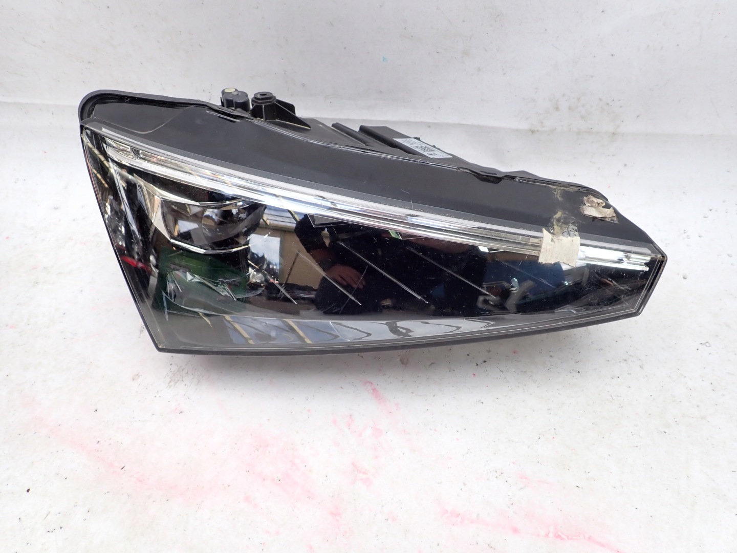 SKODA SCALA 19-> light front front right 657941016A
