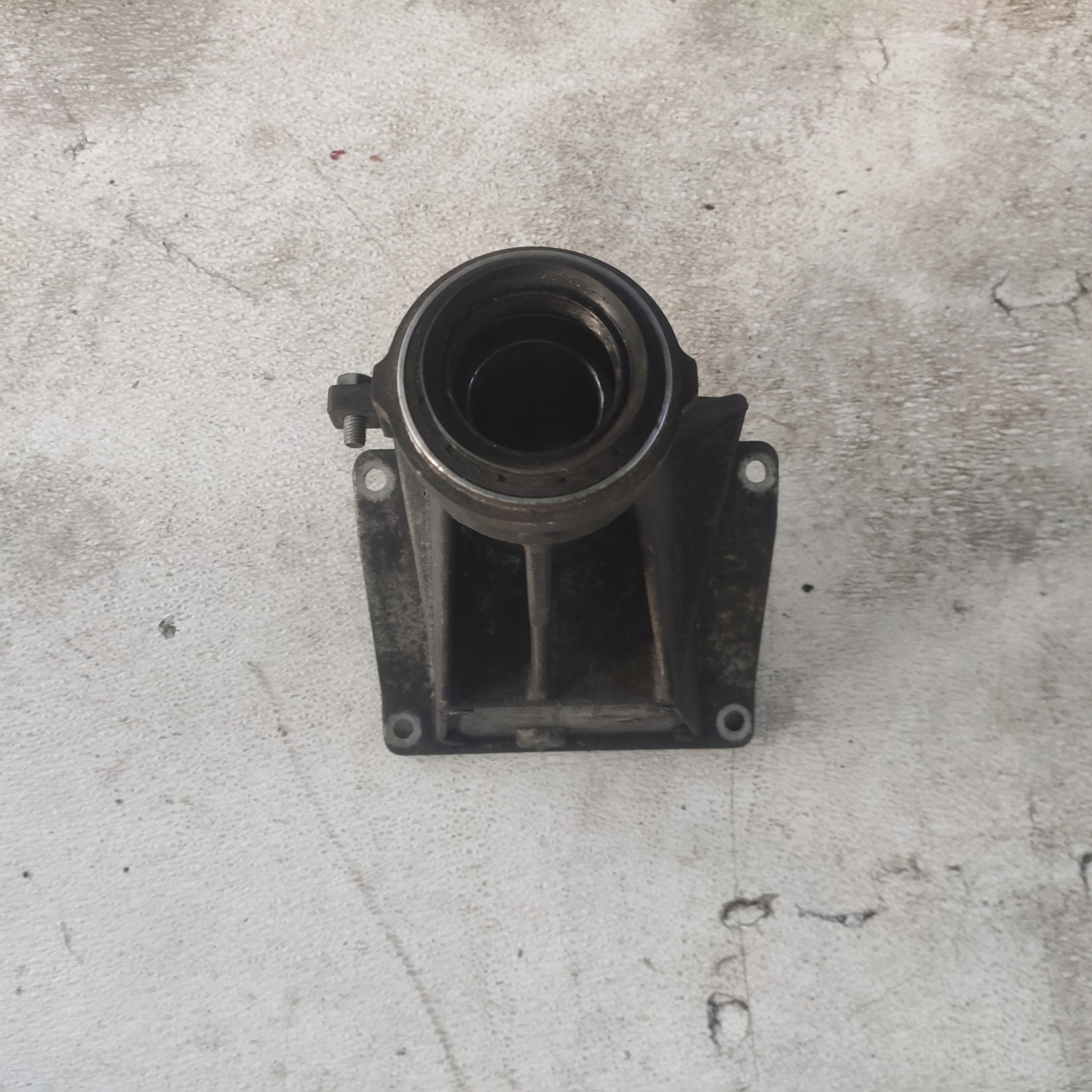 BMW X3 E83 LIFT 2.0D N47 Support Console Demi axe
