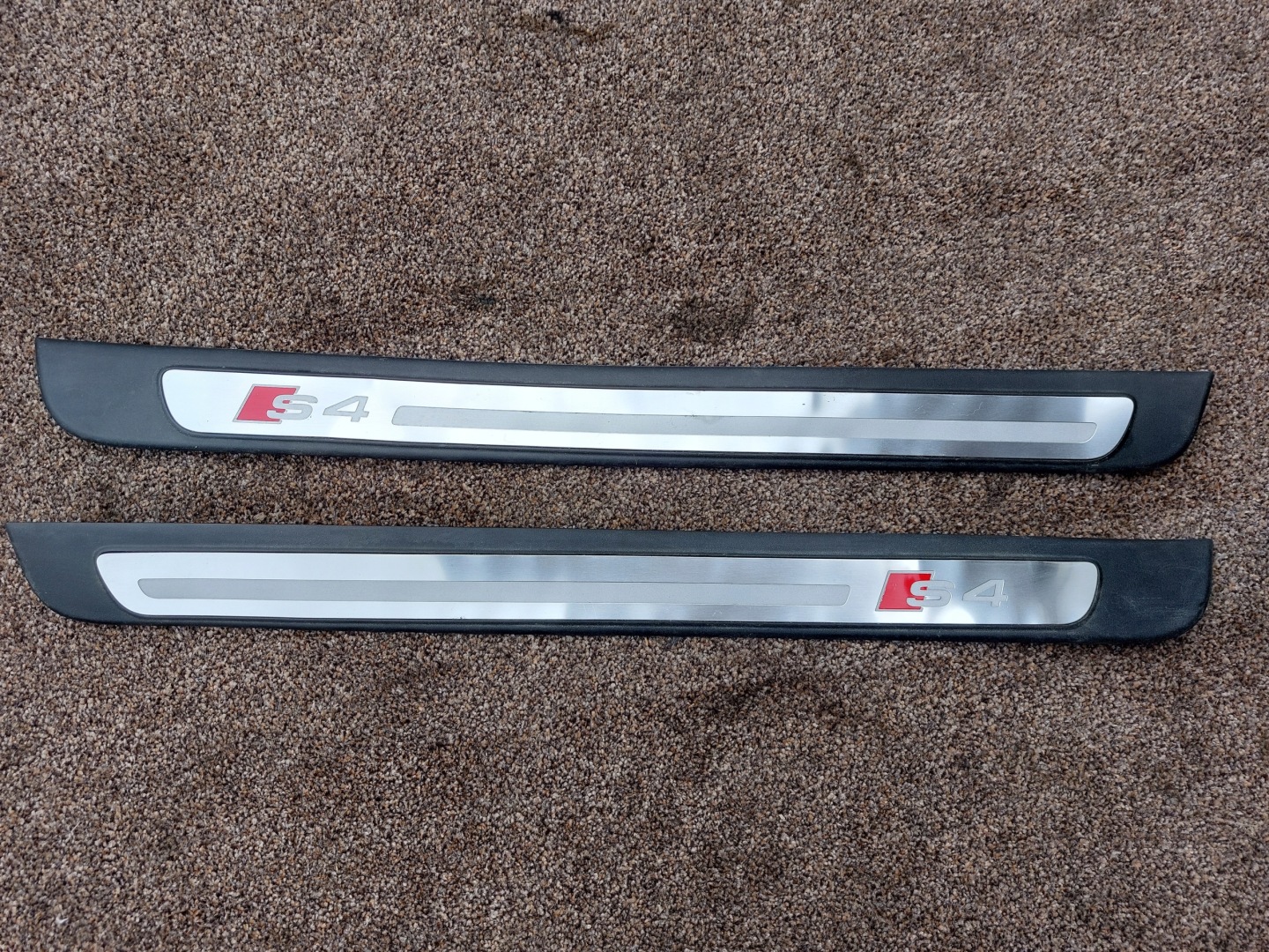 listák PROGOWE benti AUDI S4 B8